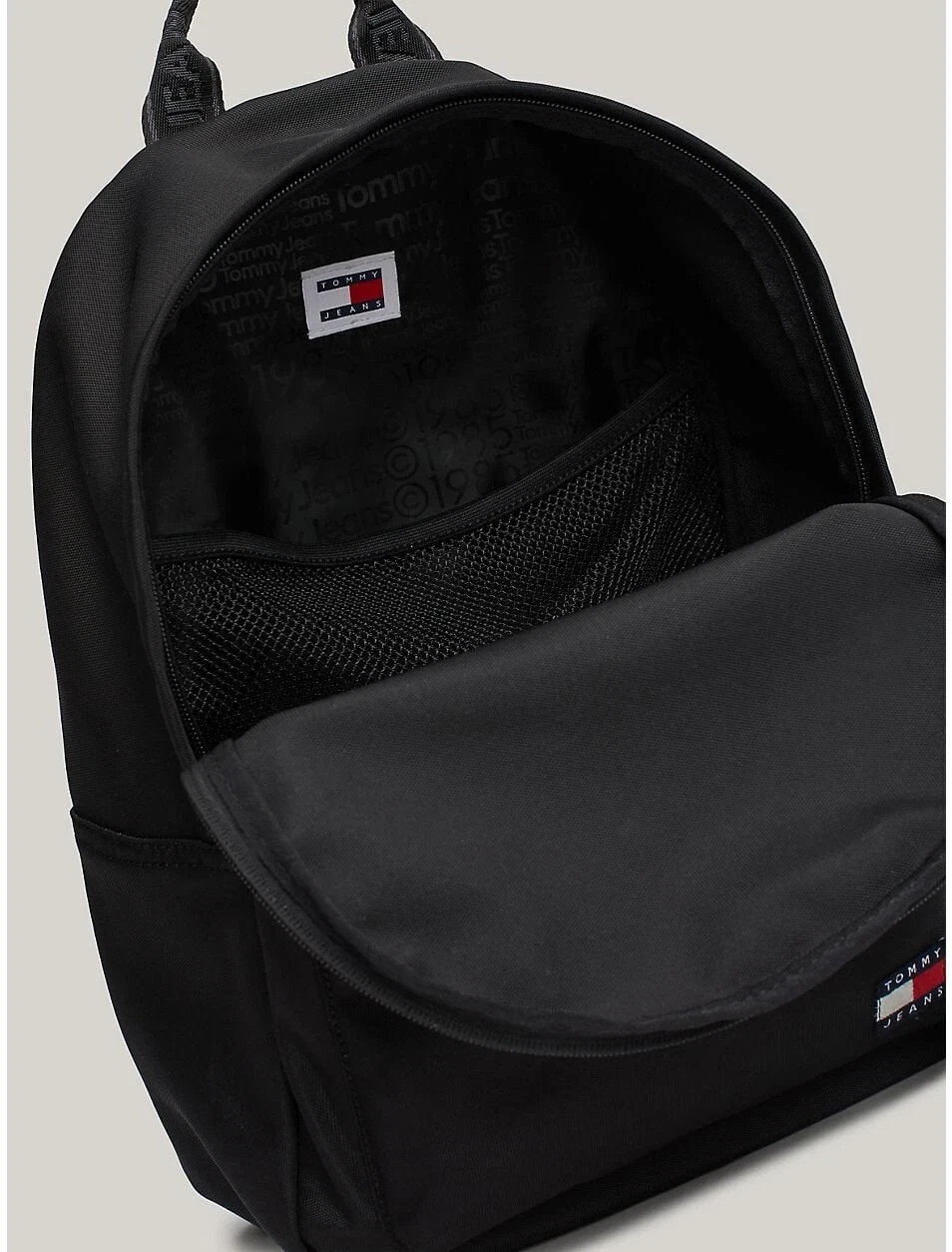 Tommy Jeans Essential Daily Dome Backpack Black image 4