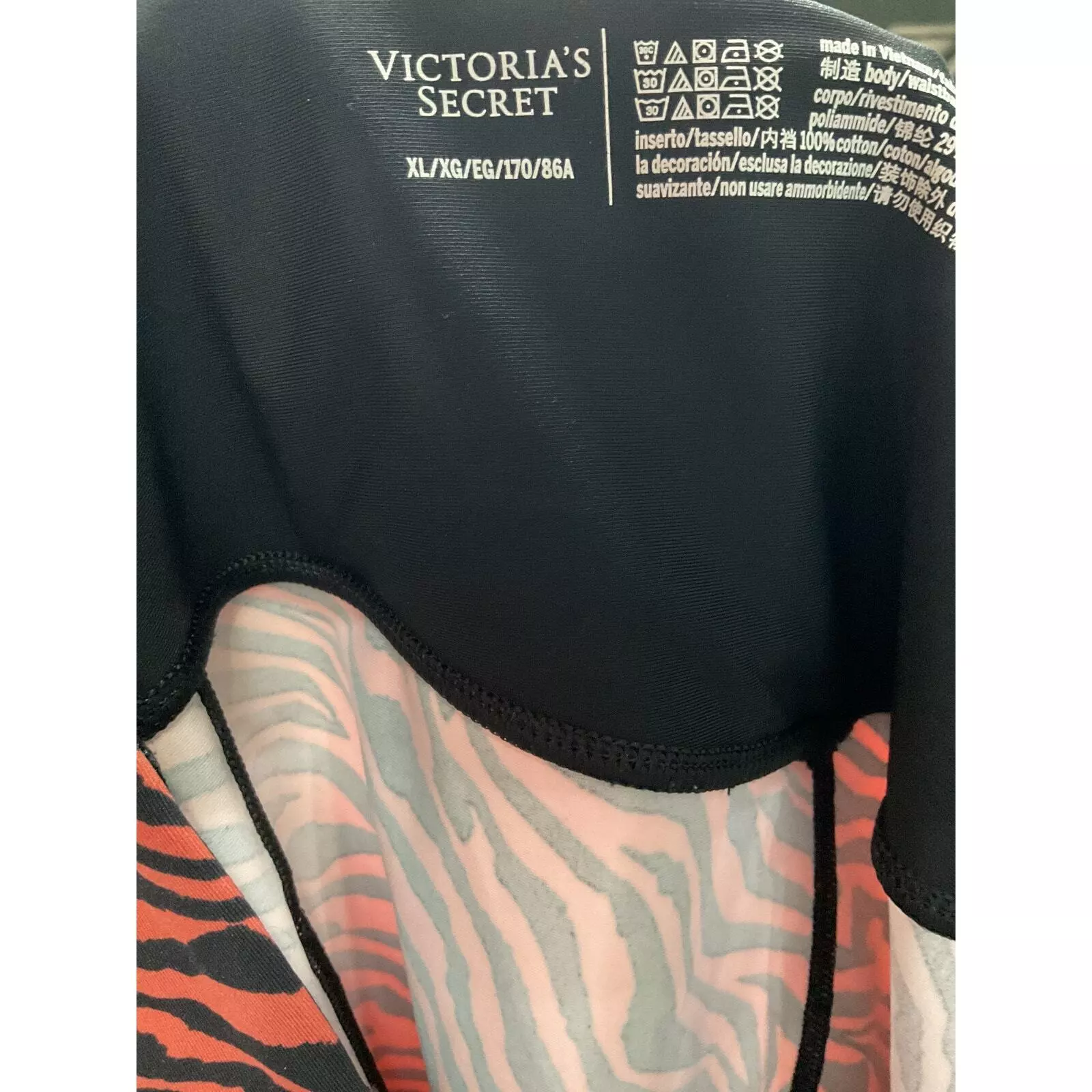 victoria-secret-vs zebra leggings