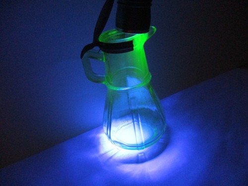 Hazel Atlas Uranium Green Glass Vintage Syrup Pitcher - Picture 7 of 9