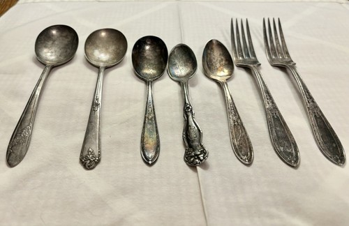 Lot of 7 Piece Silverplate Spoons & Forks Mix of Oneida Community Rogers & Son - Picture 3 of 11