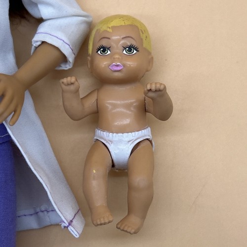 Barbie Career Doll Baby Doctor afroamericana con paziente bambino FPR45 RARA - Foto 19 di 24