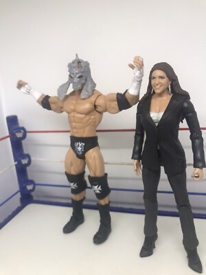 Mattel WWE Wrestling Battle Pack Series 46 Triple H & Stephanie