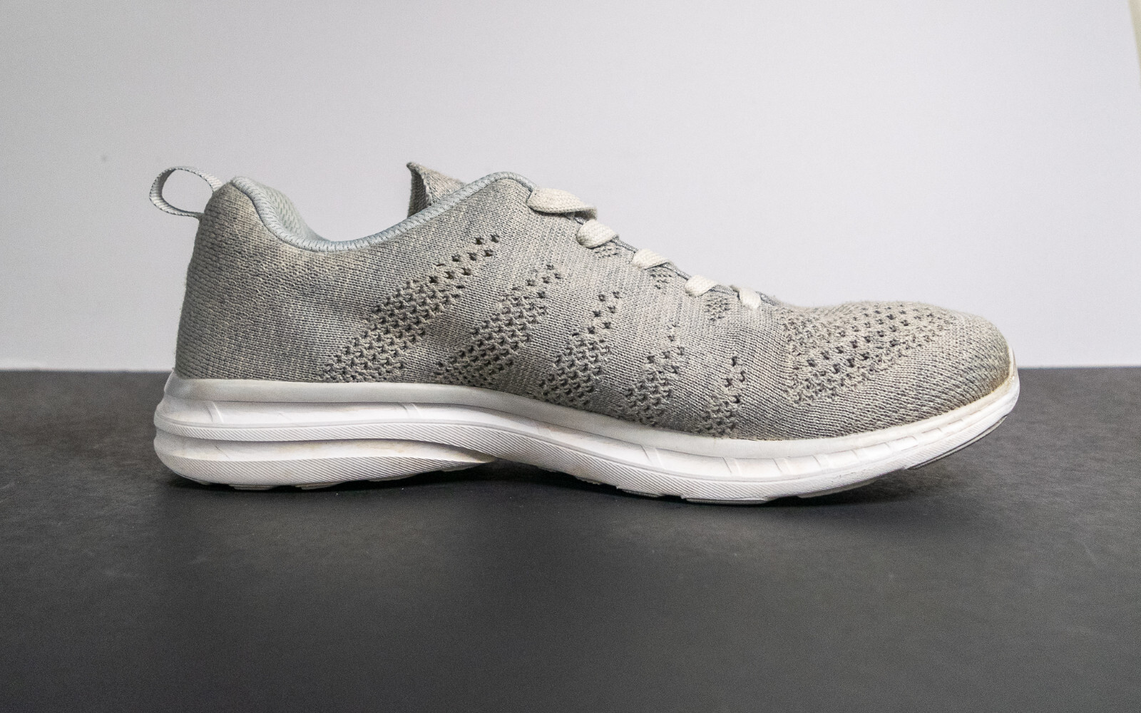 SAOLA Scarpe APL Techloom Pro Vegan uomo corsa viaggio atletica maglia grigio bianco taglia 9