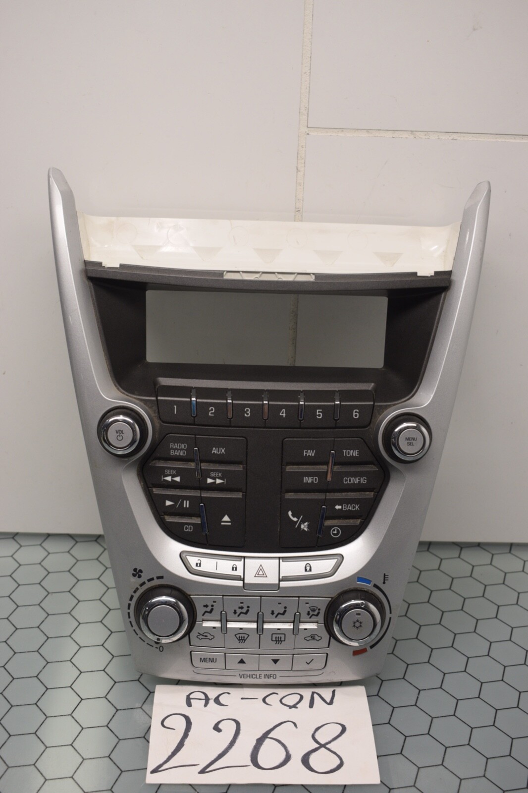 2010 2011 Chevrolet Equinox Radio AC and Heater Control Used Stock #2268-AC