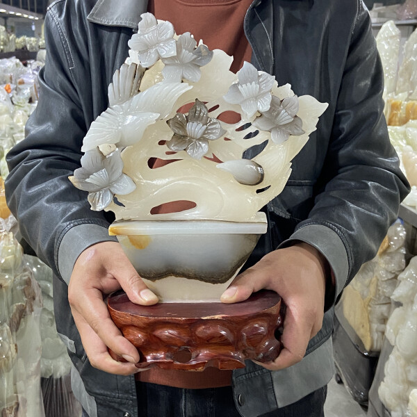 7.7lb Natural Crystal.hetian jade.Hand-carved.Exquisite flower and bird statues