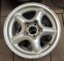 1994-1995 Ford Mustang 16 Rim 16x7.5 Aluminum Wheel 5 Straight Spoke Star 1994-1995 Ford Mustang 16 Rim 16x7.5 Aluminum Wheel 5 Straight Spoke Star
