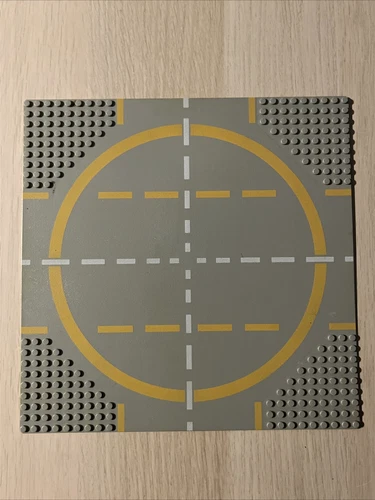 LEGO baseplate 6099p01 Space Road Landing Pad With Yellow Circle Pattern 32x32