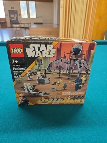 New ListingLEGO Star Wars Clone Trooper & Battle Droid Battle Pack 75372 Dameged Box