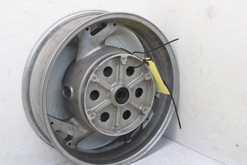 03-10 HONDA ST1300 ST 1300 ST1300A LLANTA TRASERA RECTA OEM 17X5,00 q Foto 4 de 4