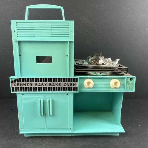 Vintage 1960's Kenner Easy Bake Oven Plastic Turquoise Untested/Powers On - Picture 18 of 23