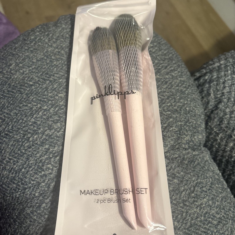 PinkLipps Cosmetics Makeup Brush Set Liquid Brush & Tapered Brush Set NWOB