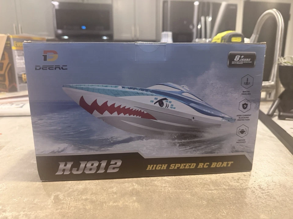 Barco tubarão Deere HJ812 alta velocidade controle remoto novo em folha na caixa nunca aberto - Imagem 2 de 4