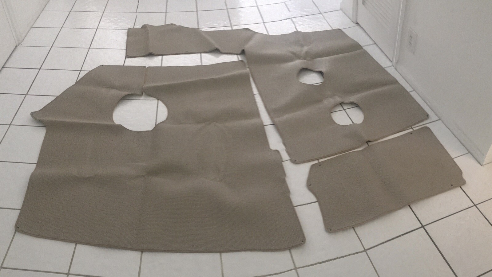 Sea Ray SeaRay 320DA Boat Marine Infinite Cockpit Carpet Mat Set Snap In Beige