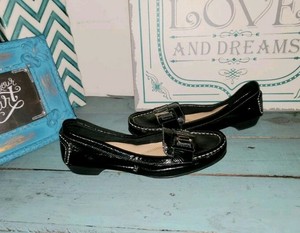 naturalizer patent loafers