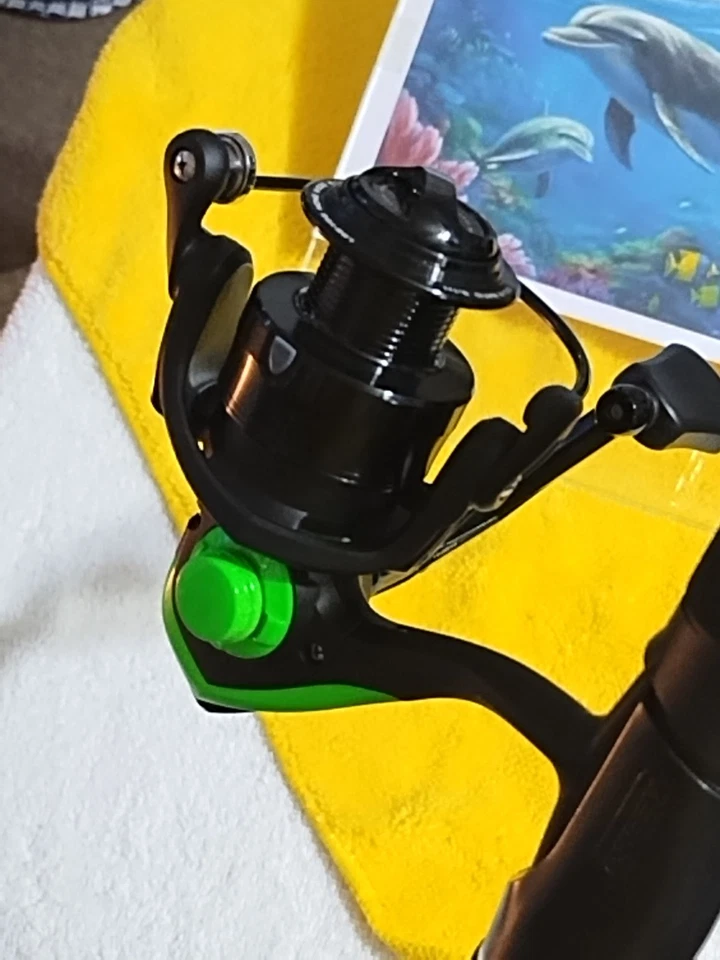 Nueva caña de pescar giratoria Zebco Annihilator 7'med 6-12lb y carrete 13 código neón Foto 4 de 4