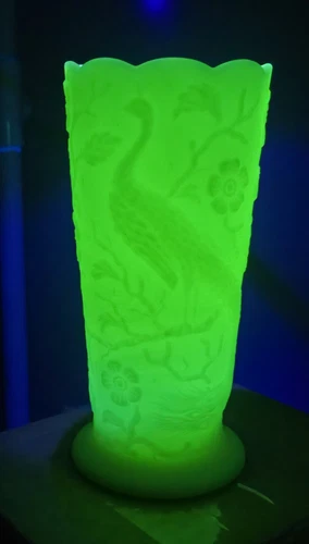 VTG Fenton Uranium UV Sherbet Lime Custard Satin Green Glass Peacock Floral Vase
