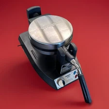 Waring Pro WWM200PC Professional Belgian Waffle Maker without Drip Tray (Tested)