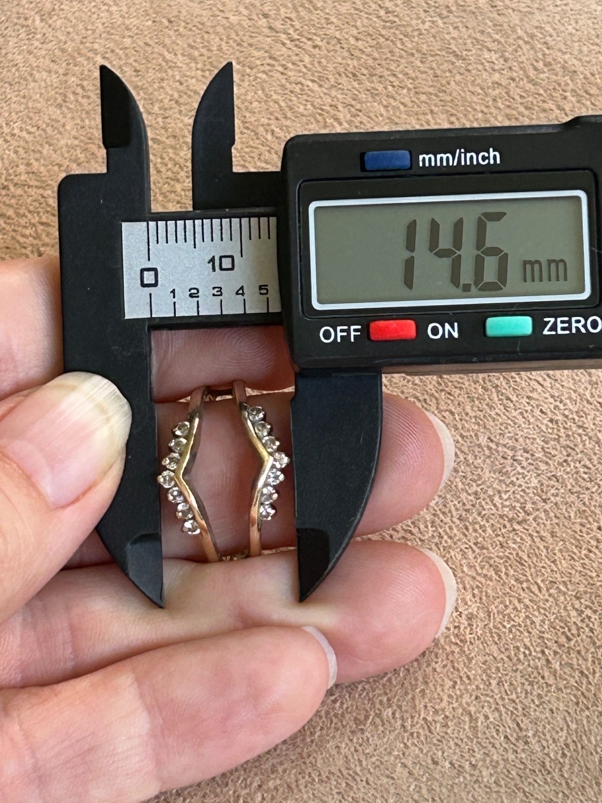 14K YELLOW GOLD DIAMOND INTERLOCKING RING SIZE 8.… - image 11