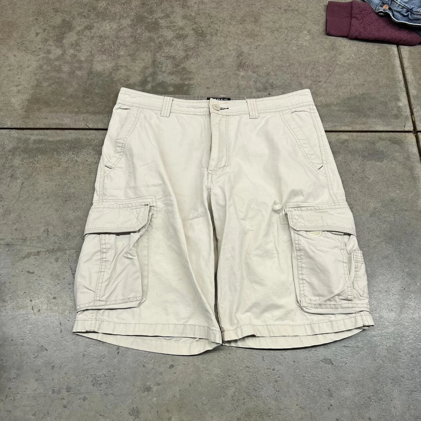 vintage cargo supplies beige relaxed baggy fit cargo shorts size 34