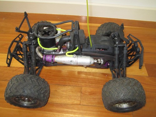 HPI RACING SAVAGE X 4X4 1/8 SCALE NITRO MONSTER TRUCK RTR KIT - Picture 14 of 20