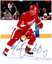Detroit Red Wings MATHIEU DANDENAULT Signed Autographed 8x10 Pic D