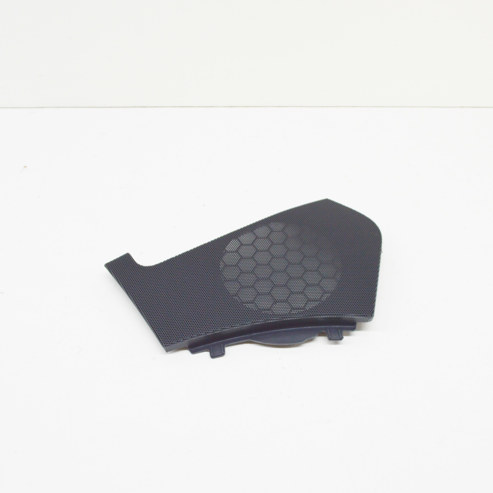 MB SPRINTER W903 Instrument Panel Left Loudspeaker Cover A9016892608