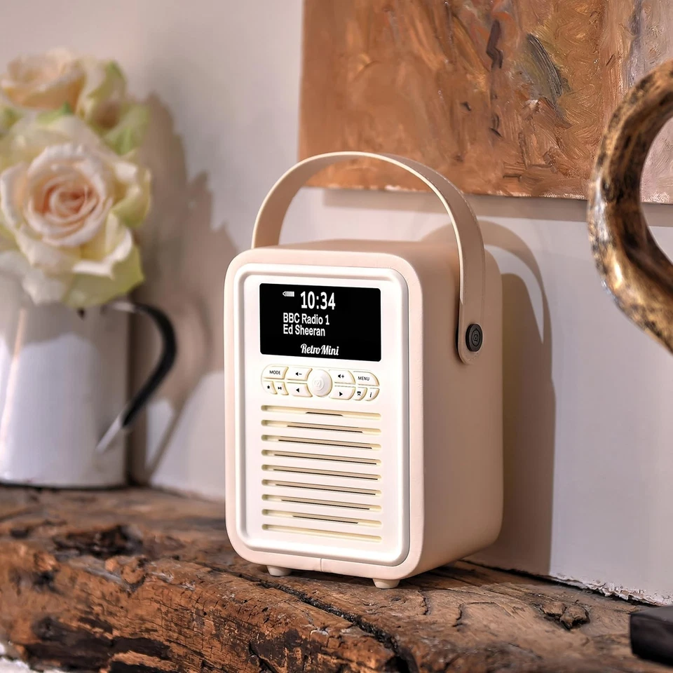 VQ Retro Mini DAB+/UKW Radio mit Bluetooth, Wecker & LCD, Schwarz, Tragbar - Bild 2 von 4