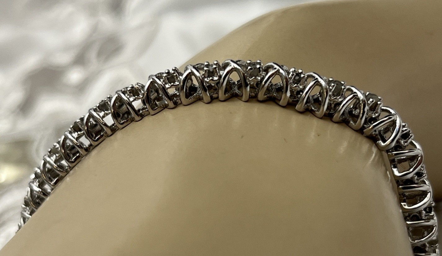 Kiss’s w 35 Stimulant Diamonds /CZ   Tennis Bracelet .925 Sterling Sliver