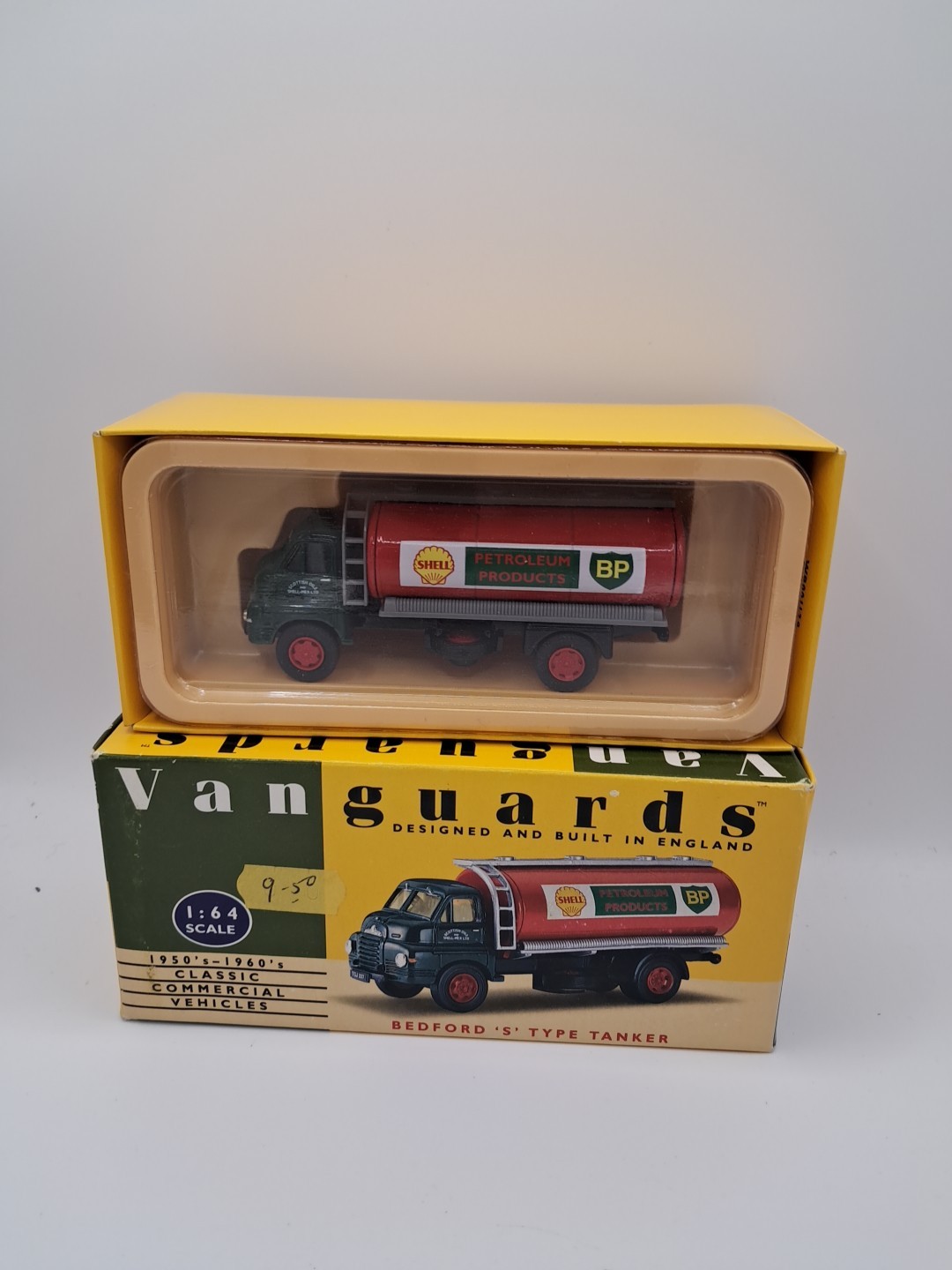 LLEDO VANGUARDS 1:64 SCALE VA7001 BEDFORD S TYPE TANKER LORRY SHELL BP COLLECTOR