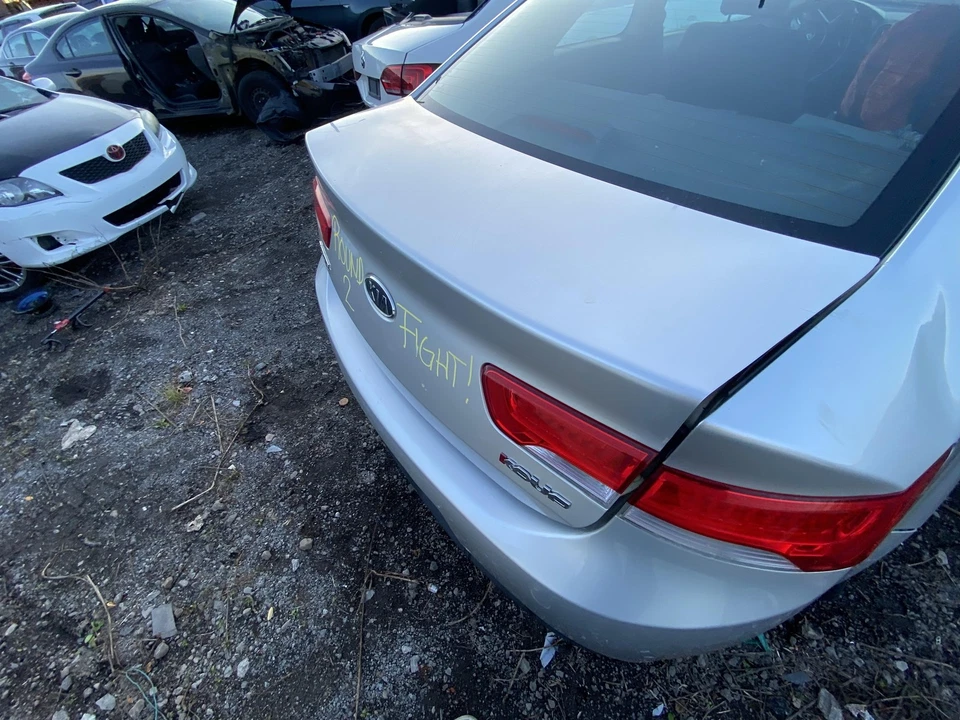 Used Deck Lid fits: 2011 Kia Forte Cpe SX LED Grade A Foto 2 de 4