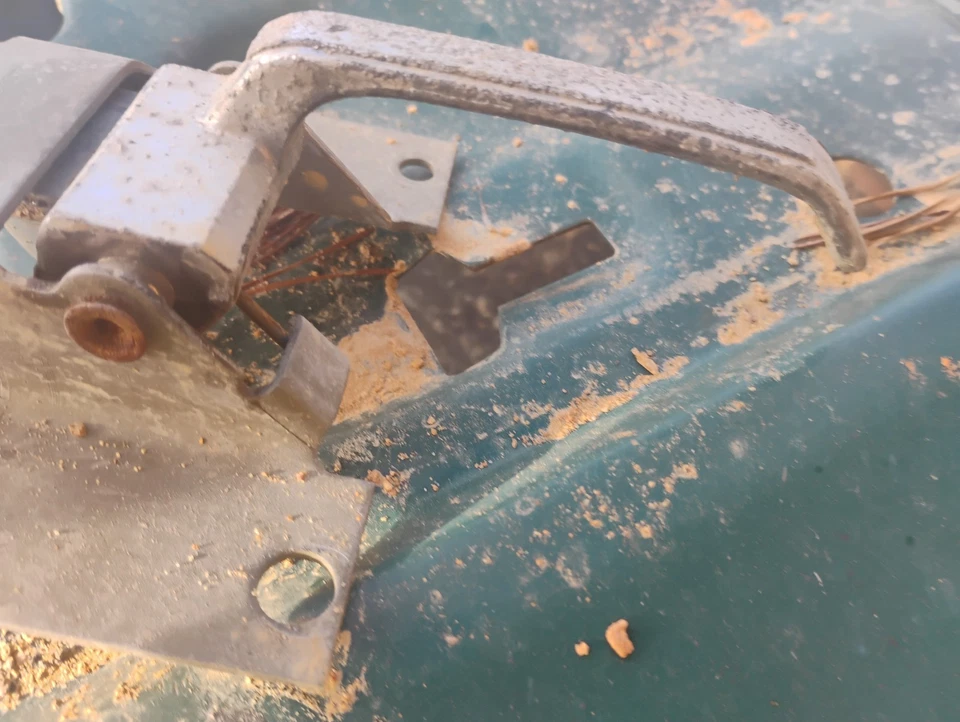 73-87 Chevy GMC Truck 73-76 Set of Interior Doorhandles - Image 3 of 4