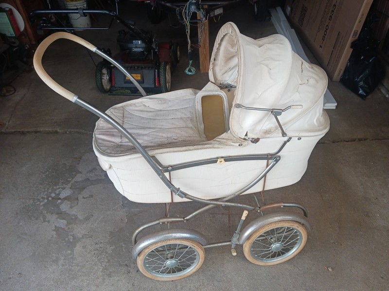 antique baby carriages buggies
