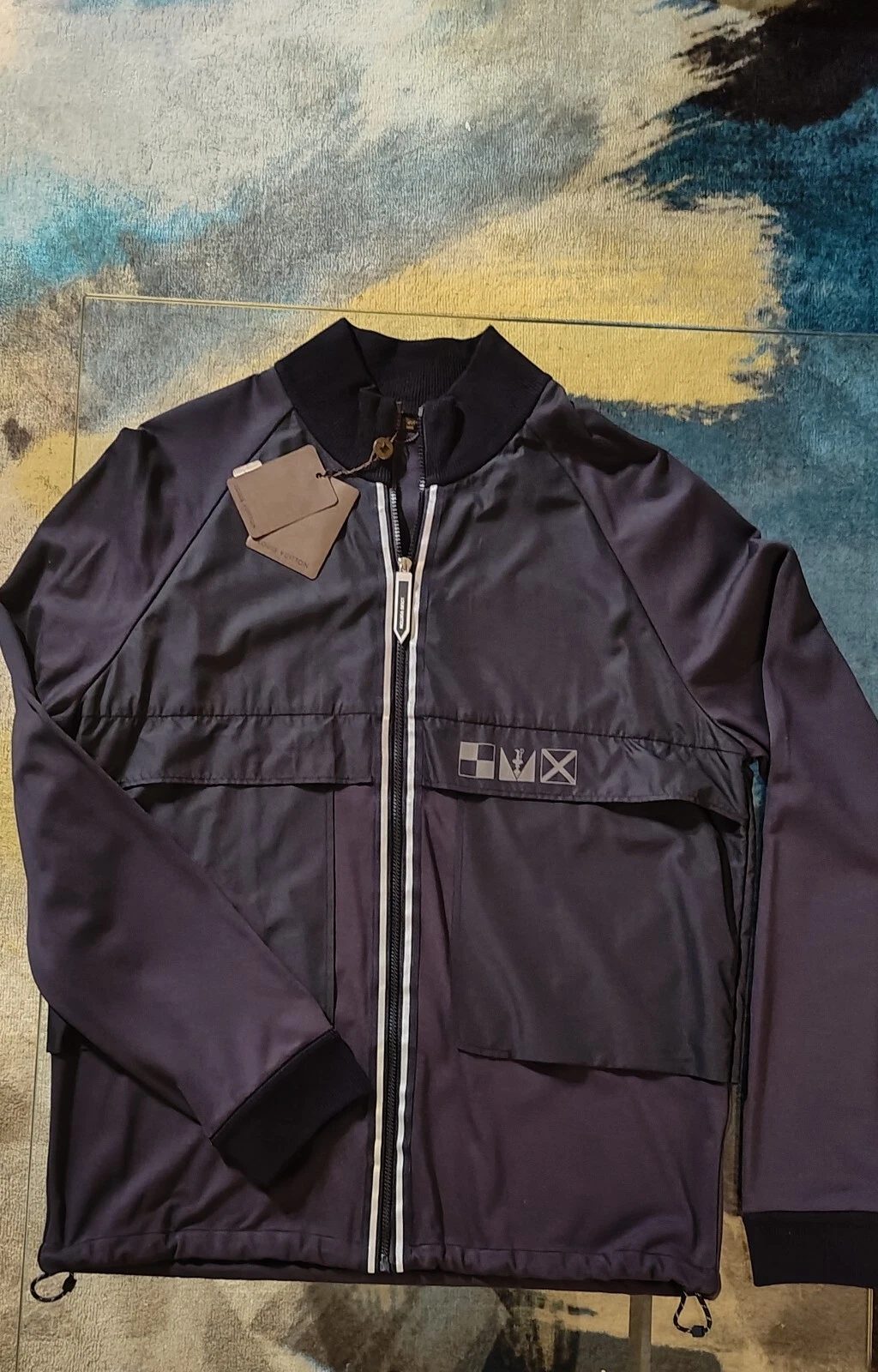 LOUIS VUITTON（LV） Esclusiva giacca con cerniera uomo blu navy LV America's Cup da uomo blu navy taglia 4L.