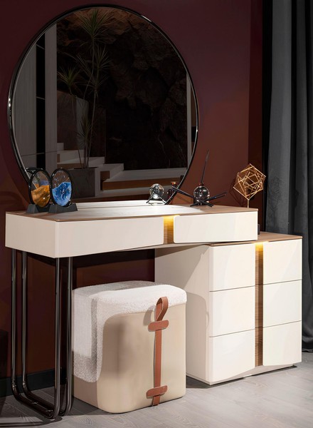 Moderner Beiger Schminktisch Designer Spiegel Edler Polsterhocker-image