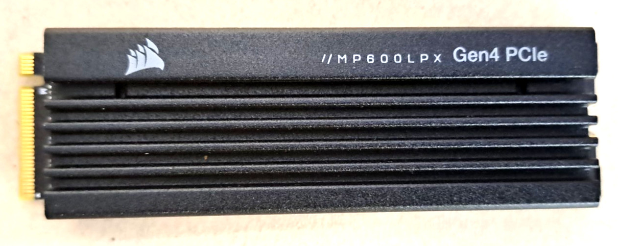 Corsair MP600 PRO LPX 2TB M.2 PCIe NVMe Gen4 x 4 SSD, ottimizzata per PS5