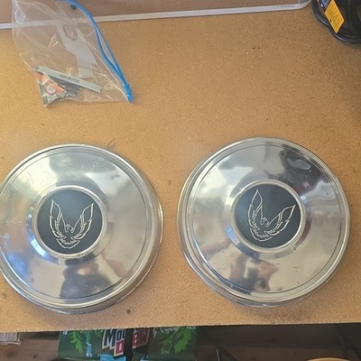 Pontiac Firebird/Trans Am full wheel hubcap