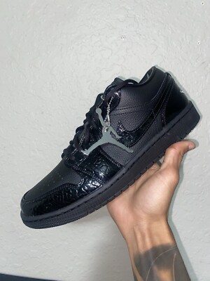 jordan low black metallic size
