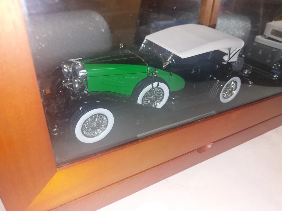 SIGNATURE MODELS 1934 DUESENBERG 1:18 DIECAST & DISPLAY STAND - Image 2 of 4