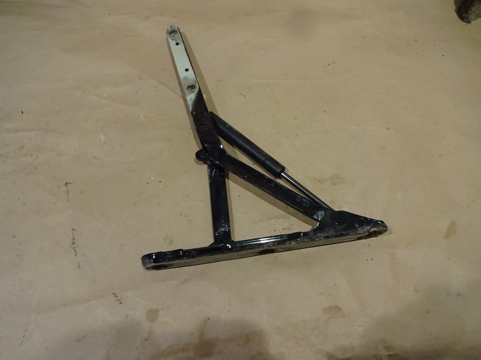 Maserati 3200,4200 - RH Rear Trunk Lid Hinge P/N 384700106
