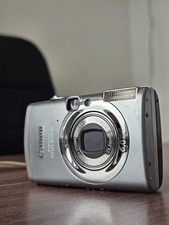 Canon IXUS 800 Is 7.1MP Compact Digital Camera Silver. Tested & Working