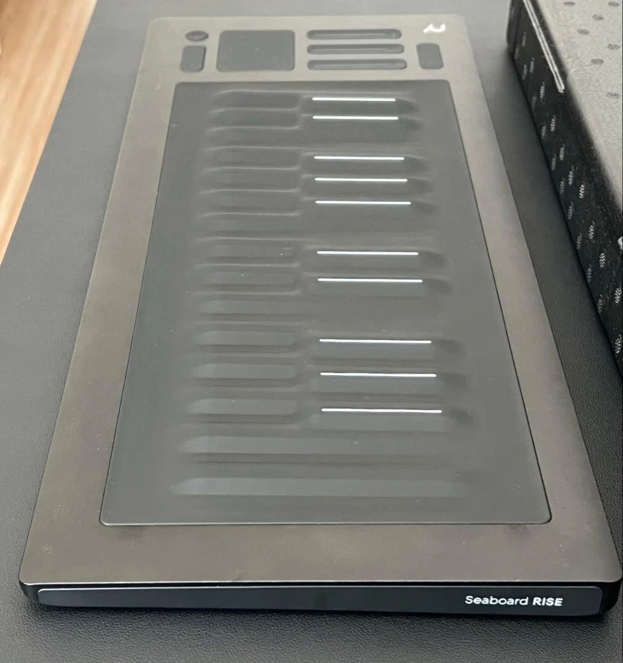ROLI Seaboard RISE 25 MPE MIDI Keyboard Controller with Case Tested Japan - Image 3 of 4
