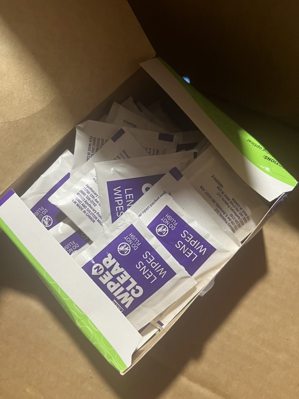 Flents Wipe n' Clear Lens Wipes Pack of 75 Total Wipes open box less than 75