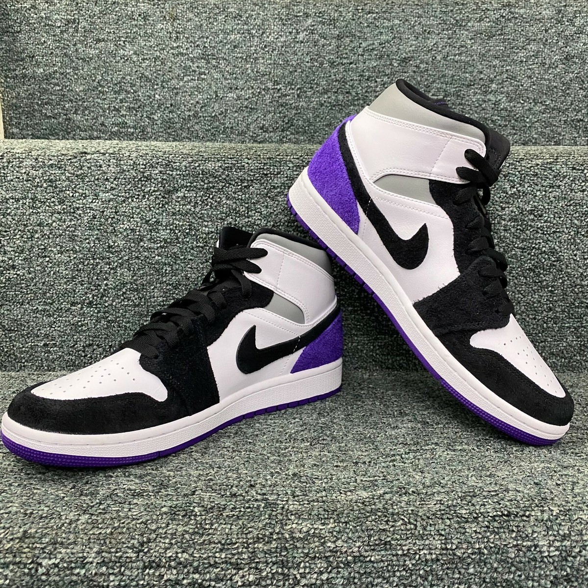 Nike Air Jordan 1 Mid SE White Court Purple Mens Sz 9 852542 105