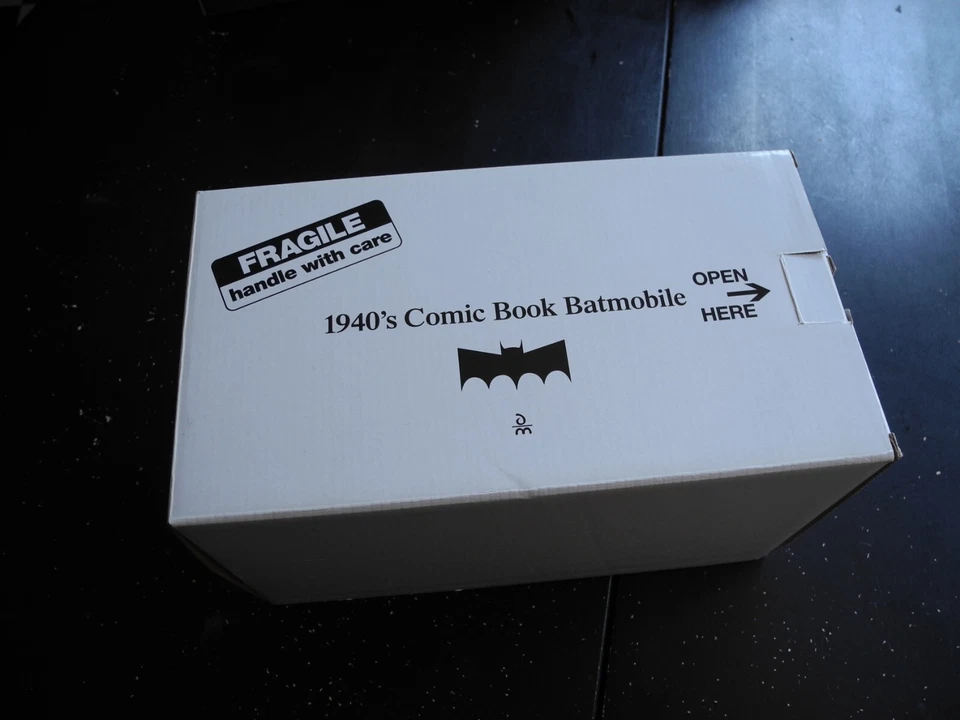 ULTRA RARE Danbury Mint BATMAN 1940s Comic Book Batmobile, 1:24 PAPERS! - Image 2 of 4