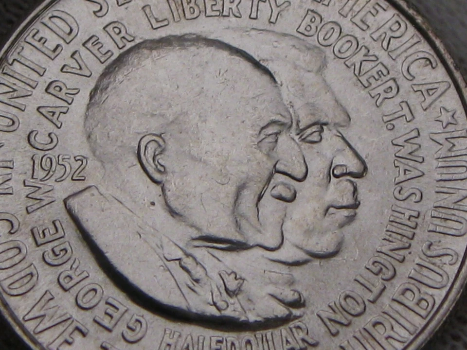 BU 1952 Washington/Carver US Commemorative Half Dollar. #9 - Image 2 of 4