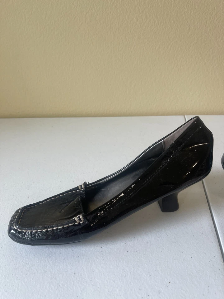 Tacones Me Too Pump para mujer 9,5 negros quizás sin cordones charol Foto 4 de 4