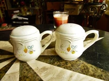 2 INTERNATIONAL GOOSE GEESE MARMALADE OVERSIZE SALT & PEPPER SHAKERS W/PLUGS