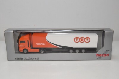 B54 1:87 HERPA MAN M.A.N. TGA TRUCK WITH TRAILER TNT GLOBAL EXPRESS MIB