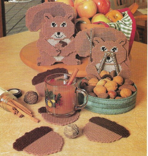 NUT BASKET SET ACORN COASTERS SQUIRRELS PLASTIC CANVAS PATTERN INSTRUCTIONS
