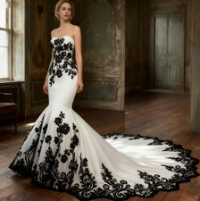 Vintage White and Black Wedding Dresses Mermaid Strapless Lace Appliques Bridal